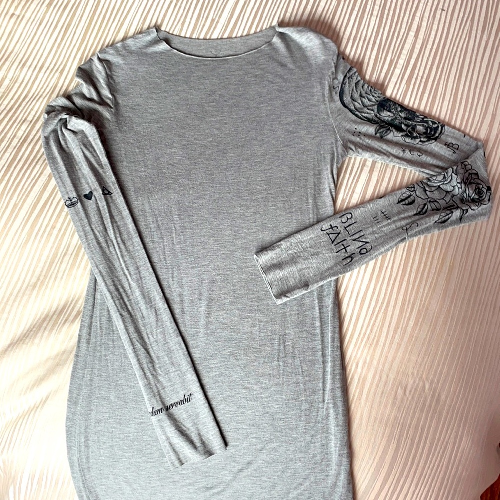 Tattoosweaters grey long sleeve top S